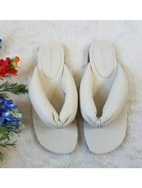 Huma Blanco Leather Thong Sandals
